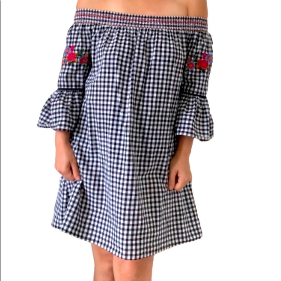 Off/on the shoulder check dress - Picture 3 of 10